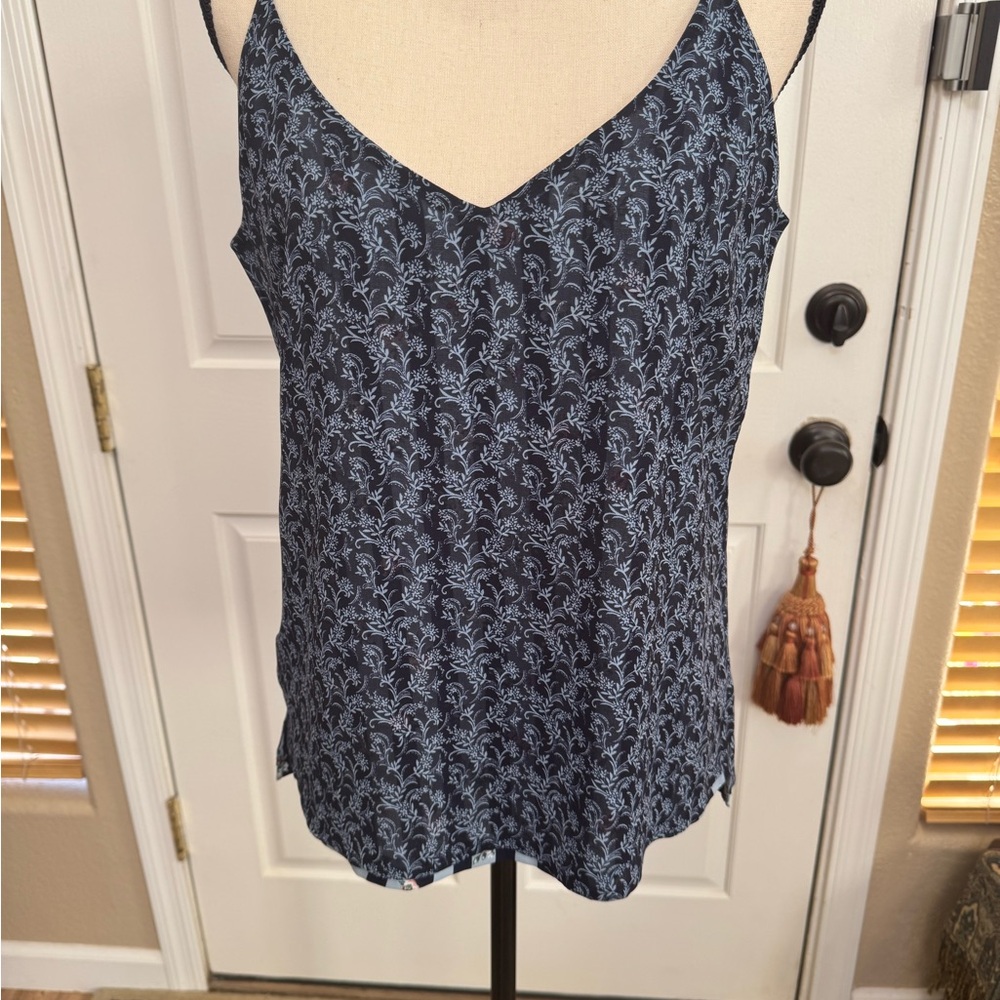 White House Black Market Blue Fitted V-Neck Sleeveless Camisole